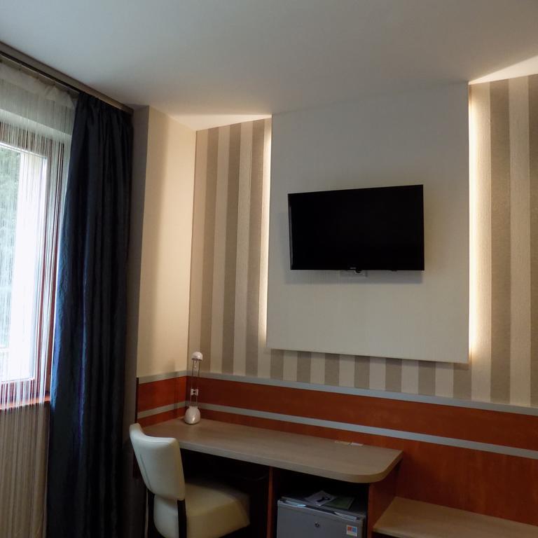 Fortuna Hotel Miskolc Exterior foto