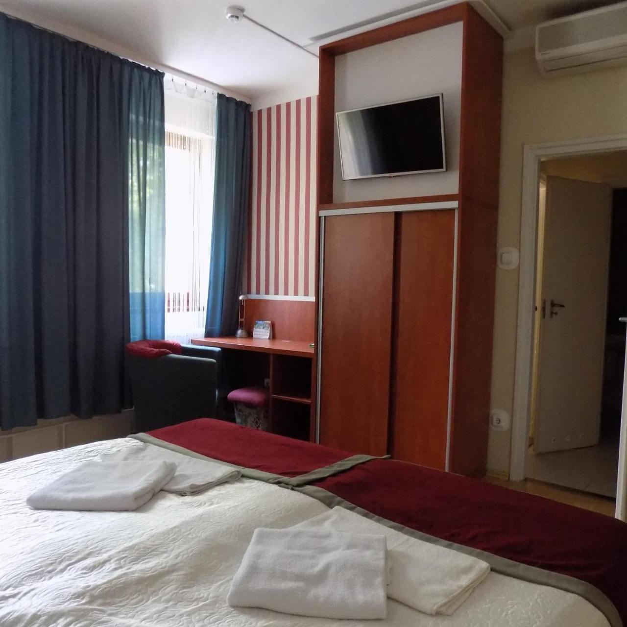 Fortuna Hotel Miskolc Exterior foto